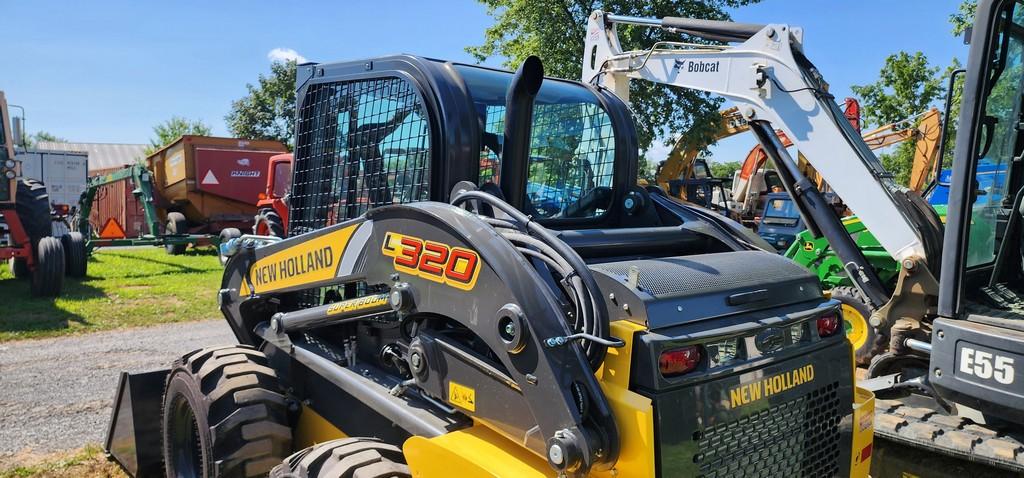 2022 New Holland L320 Skidloader (RIDE AND DRIVE) (LIKE NEW)