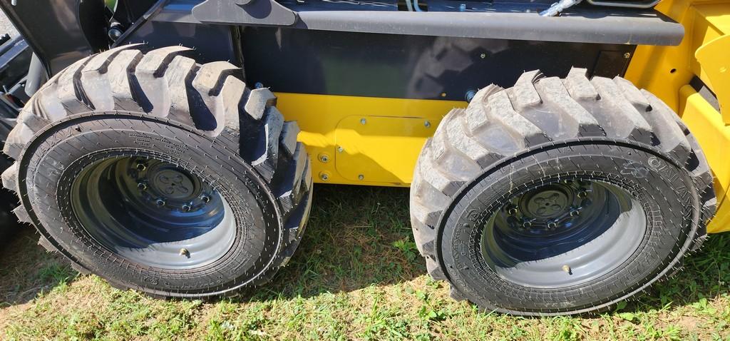 2022 New Holland L320 Skidloader (RIDE AND DRIVE) (LIKE NEW)