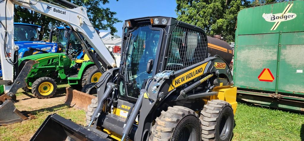 2022 New Holland L320 Skidloader (RIDE AND DRIVE) (LIKE NEW)