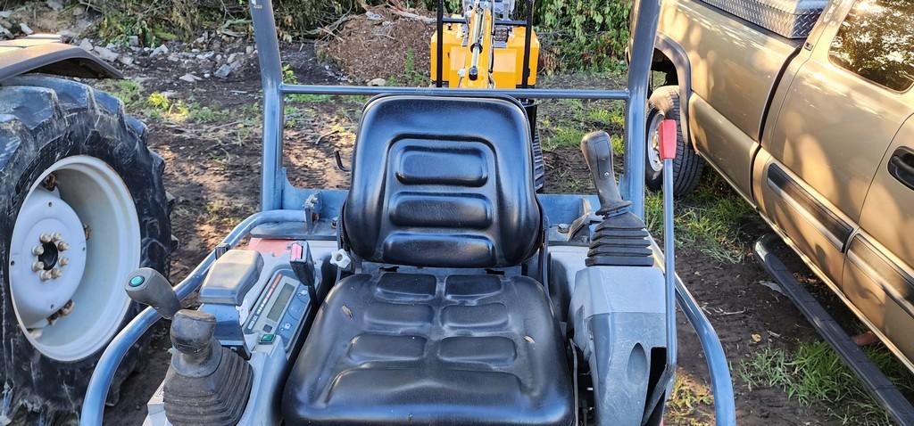 Kubota KX41-3V Mini Excavator (RUNS)