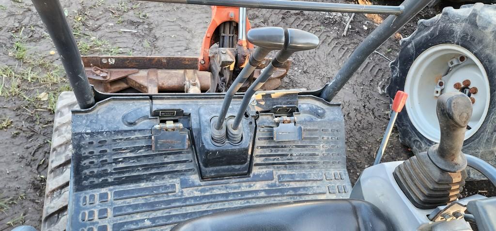 Kubota KX41-3V Mini Excavator (RUNS)