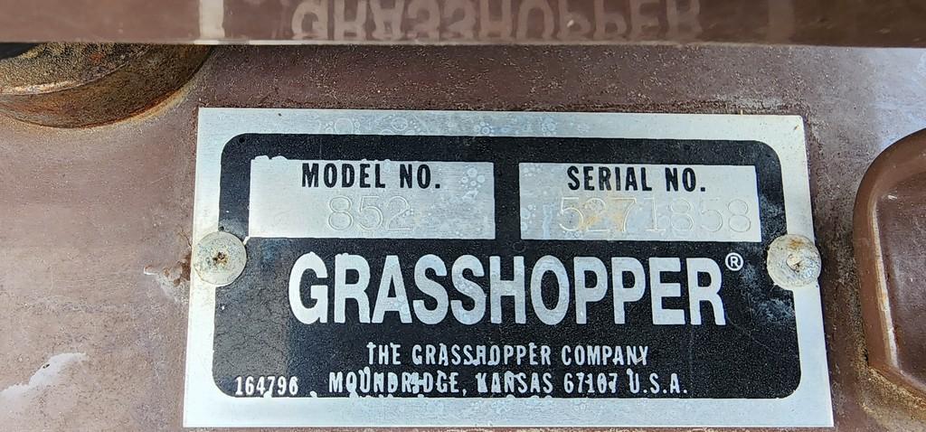 Grasshopper 618 Front Cut Mower w/Vac System (RUNS)(DEALER TRADE IN)