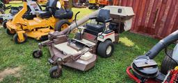 Grasshopper 618 Front Cut Mower w/Vac System (RUNS)(DEALER TRADE IN)