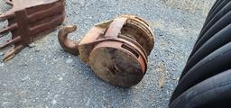 Pulley w/Hook