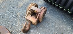 Pulley w/Hook