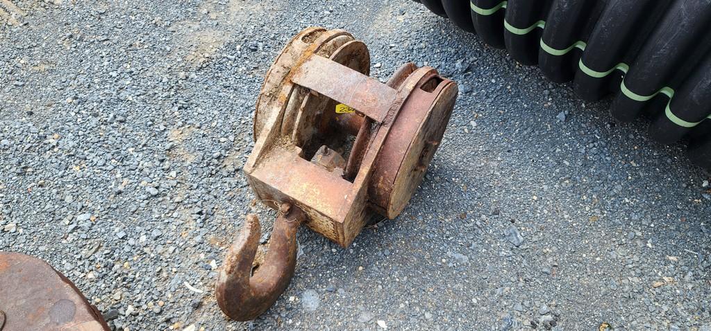 Pulley w/Hook