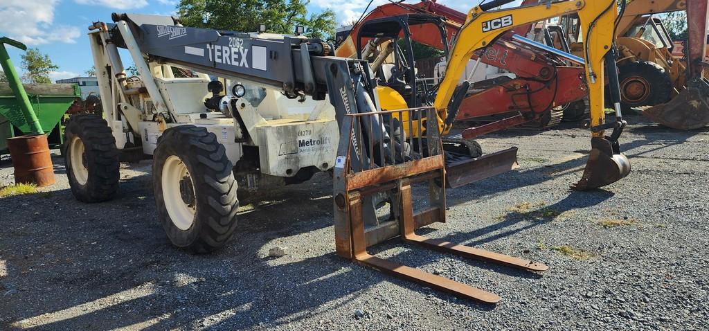 Terex SS-842C Telehandler (RUNS) (AS IS)
