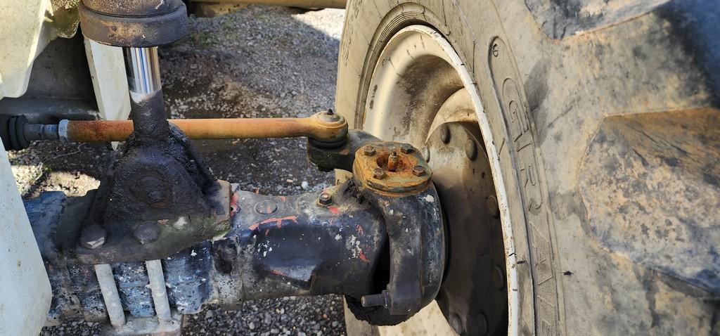 Terex SS-842C Telehandler (RUNS) (AS IS)