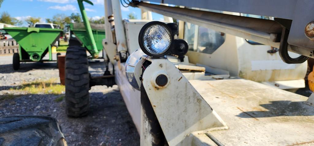 Terex SS-842C Telehandler (RUNS) (AS IS)