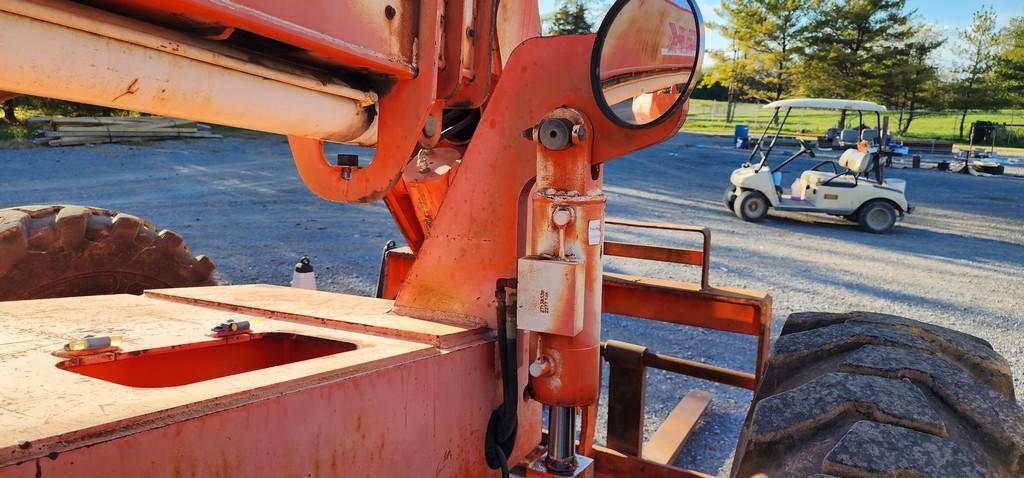 SkyTrak B8042 Telehandler (RUNS) (AS IS)