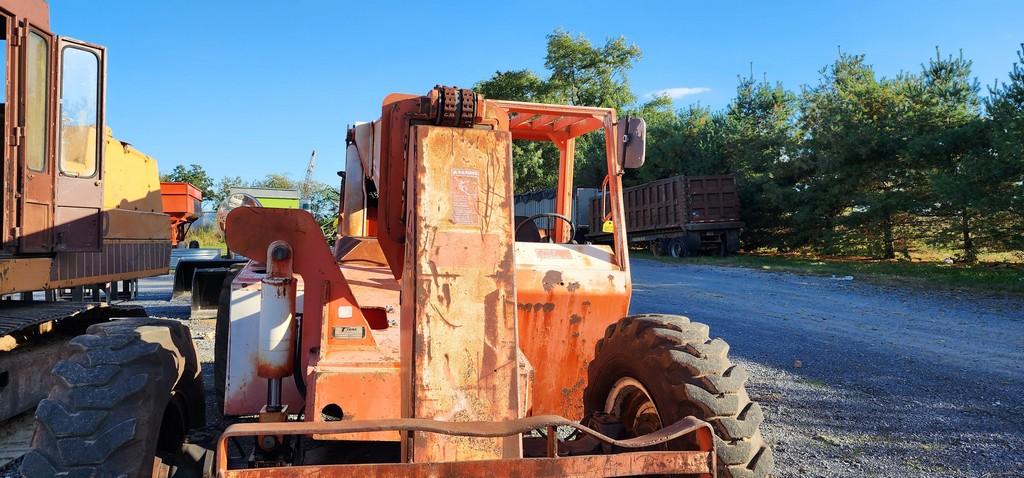 SkyTrak B8042 Telehandler (RUNS) (AS IS)