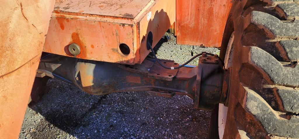 SkyTrak B8042 Telehandler (RUNS) (AS IS)