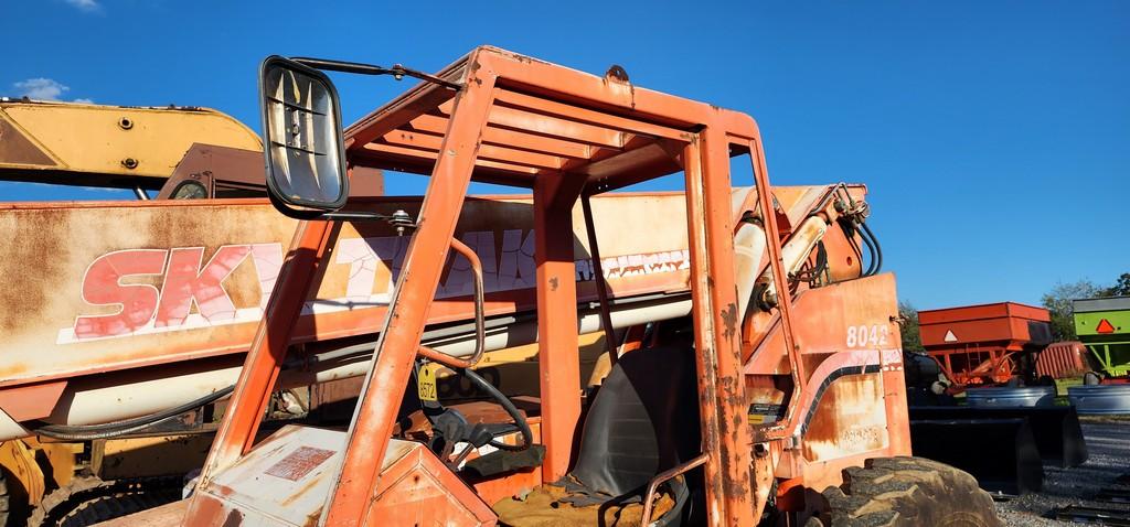 SkyTrak B8042 Telehandler (RUNS) (AS IS)