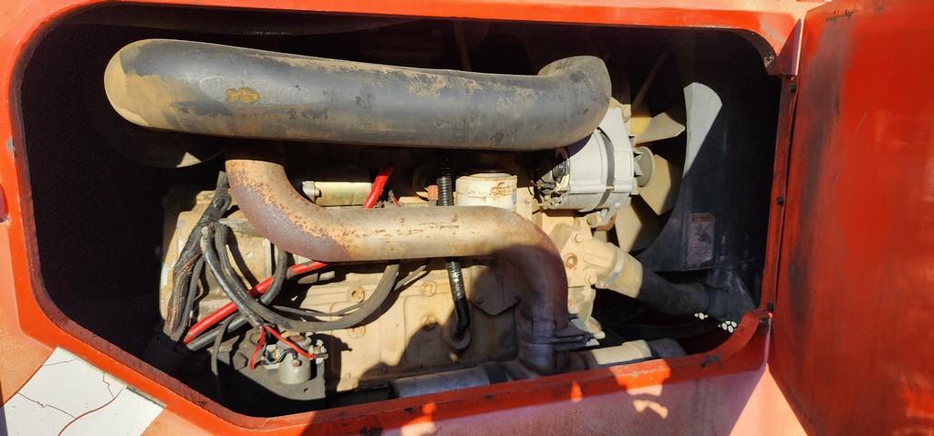 SkyTrak B8042 Telehandler (RUNS) (AS IS)