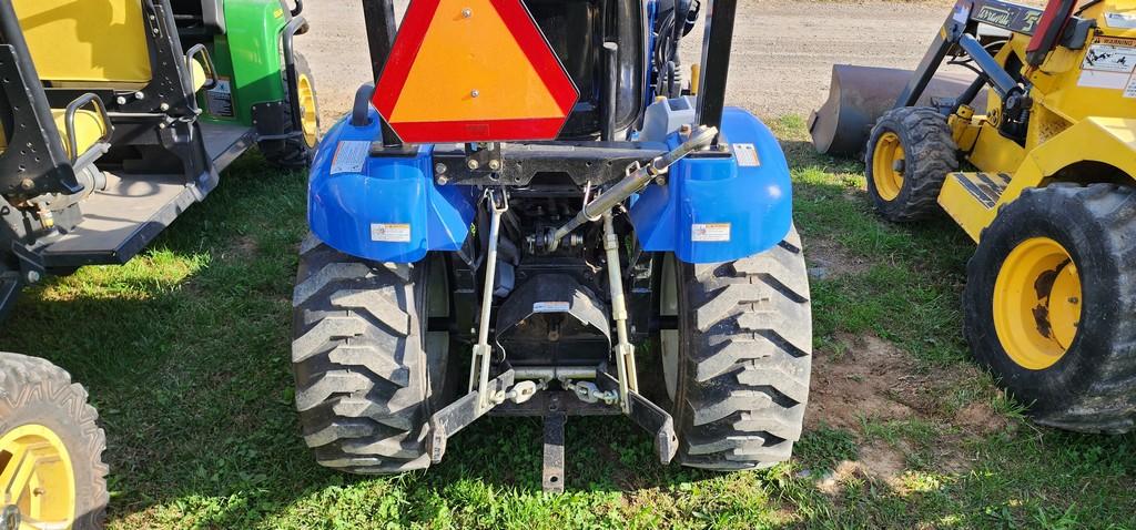 2014 New Holland 24 Tractor W/Loader (RIDE AND DRIVE)