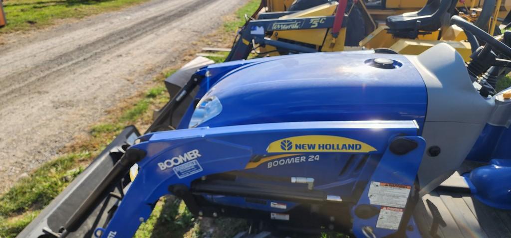 2014 New Holland 24 Tractor W/Loader (RIDE AND DRIVE)