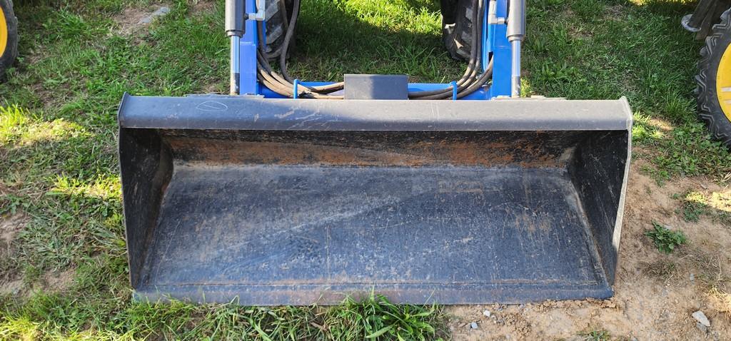 2014 New Holland 24 Tractor W/Loader (RIDE AND DRIVE)