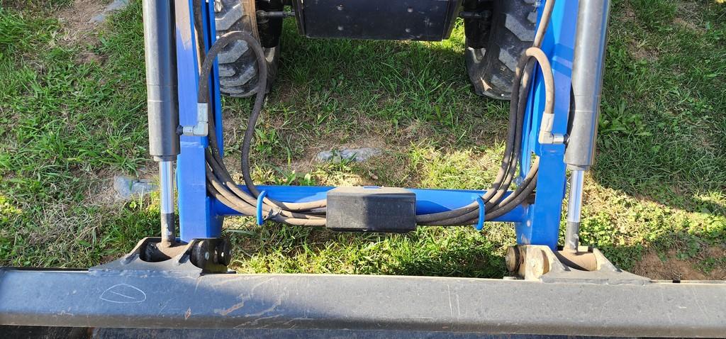 2014 New Holland 24 Tractor W/Loader (RIDE AND DRIVE)