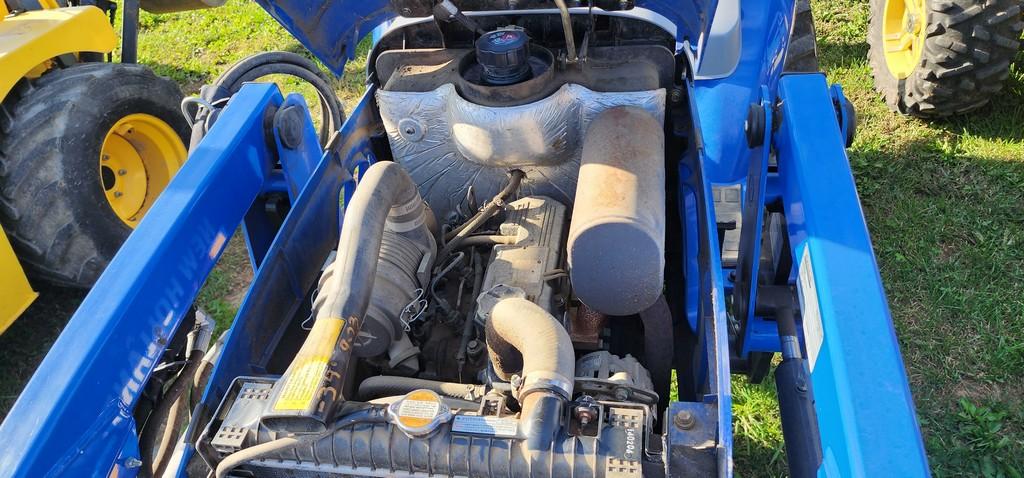 2014 New Holland 24 Tractor W/Loader (RIDE AND DRIVE)