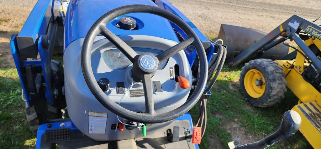 2014 New Holland 24 Tractor W/Loader (RIDE AND DRIVE)