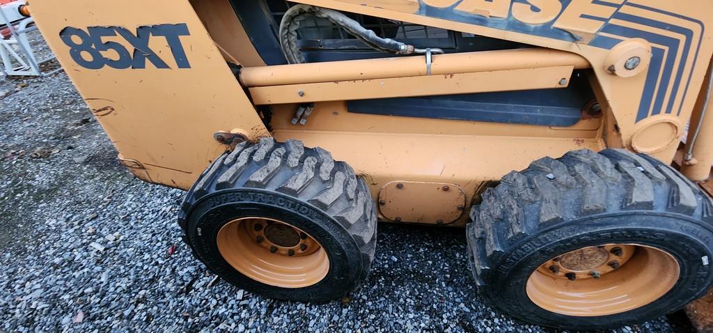 2000 Case 85XT Skidloader (RUNS)