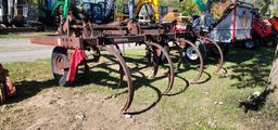 International 10 Tooth Pull Chisel Plow