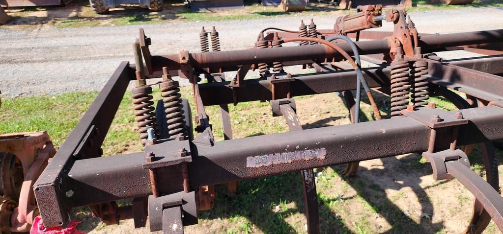 International 10 Tooth Pull Chisel Plow