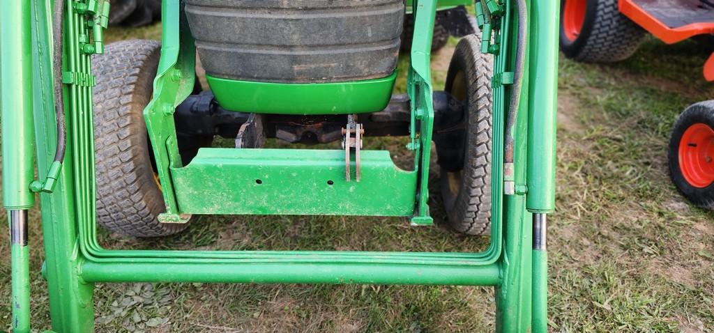 John Deere 4300 Compact Tractor W/Loader (RUNS)
