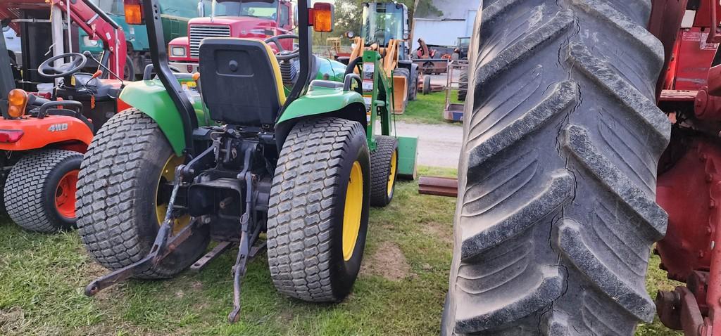 John Deere 4300 Compact Tractor W/Loader (RUNS)