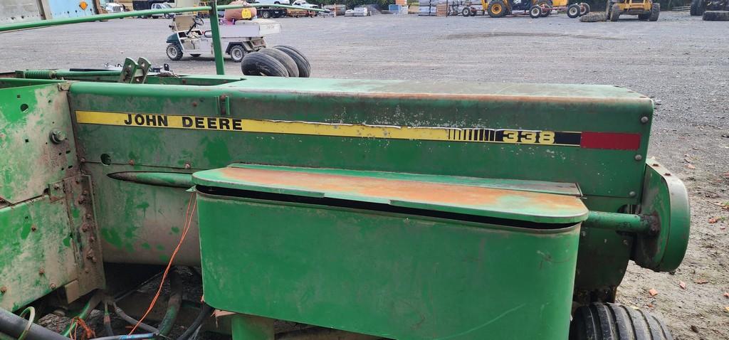 John Deere 338 Square Baler