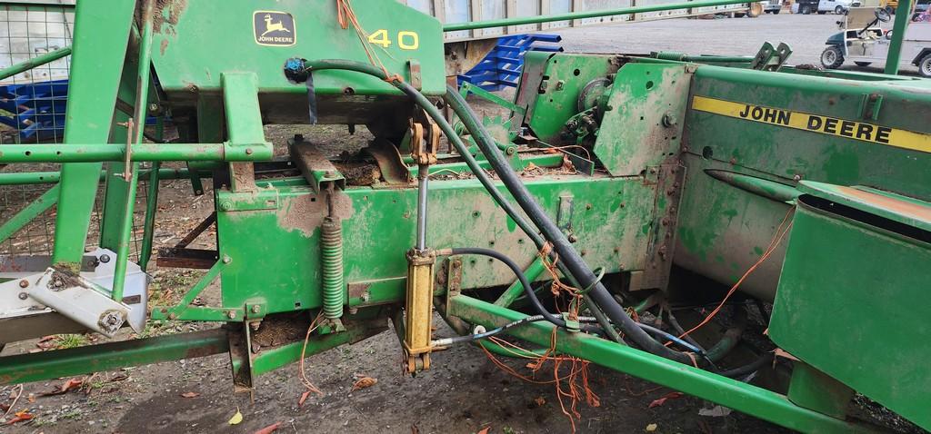 John Deere 338 Square Baler