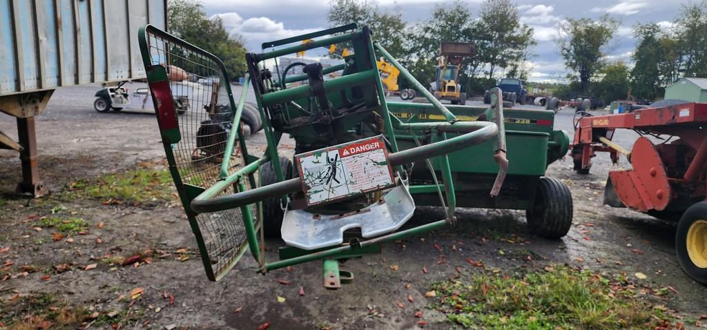 John Deere 338 Square Baler