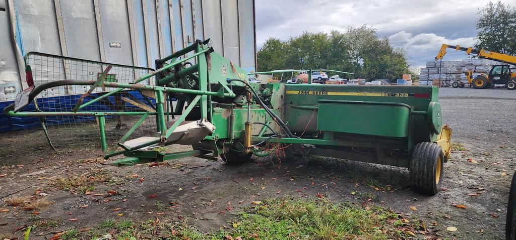 John Deere 338 Square Baler