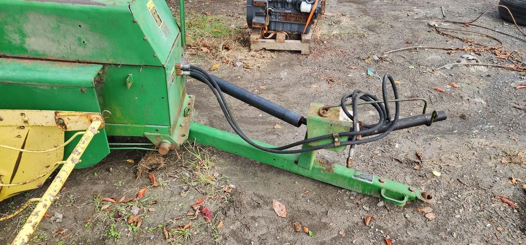 John Deere 338 Square Baler