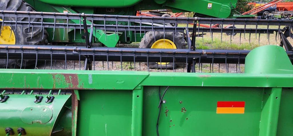 2004 John Deere 625F Hydraflex Grain Head