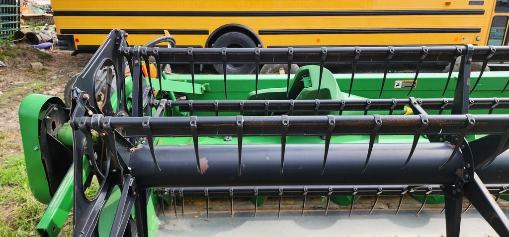 2004 John Deere 625F Hydraflex Grain Head