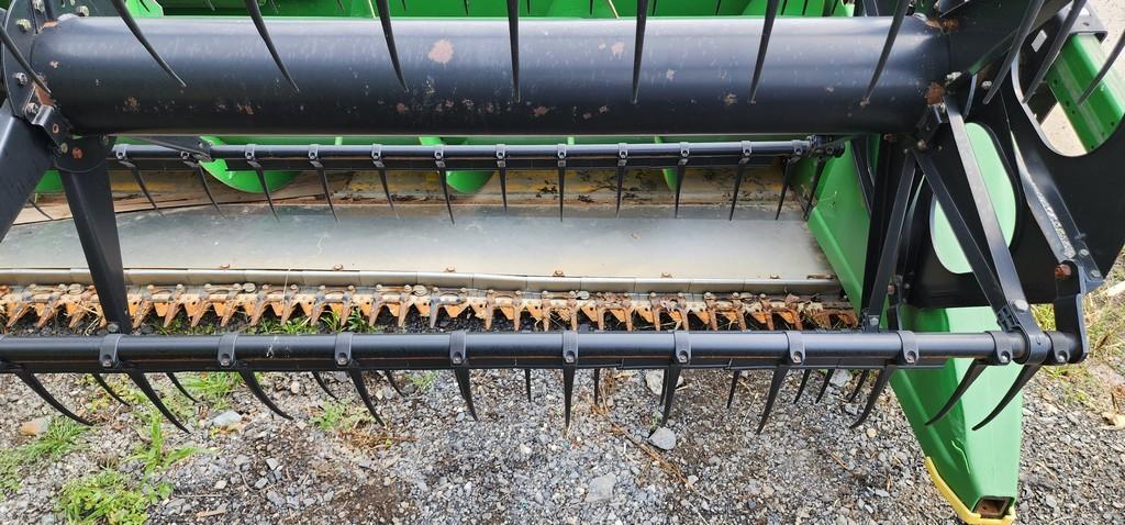 2004 John Deere 625F Hydraflex Grain Head