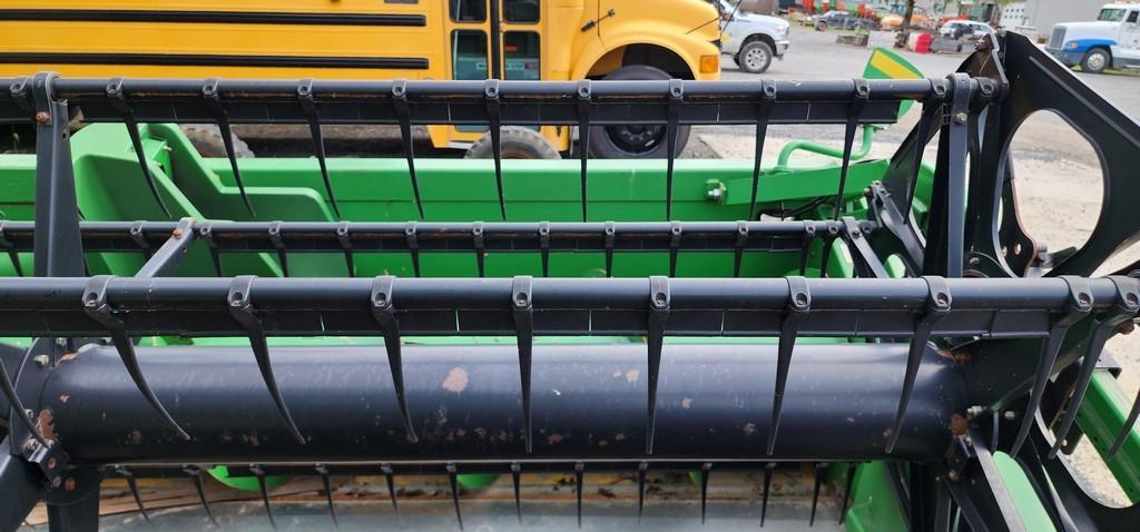 2004 John Deere 625F Hydraflex Grain Head
