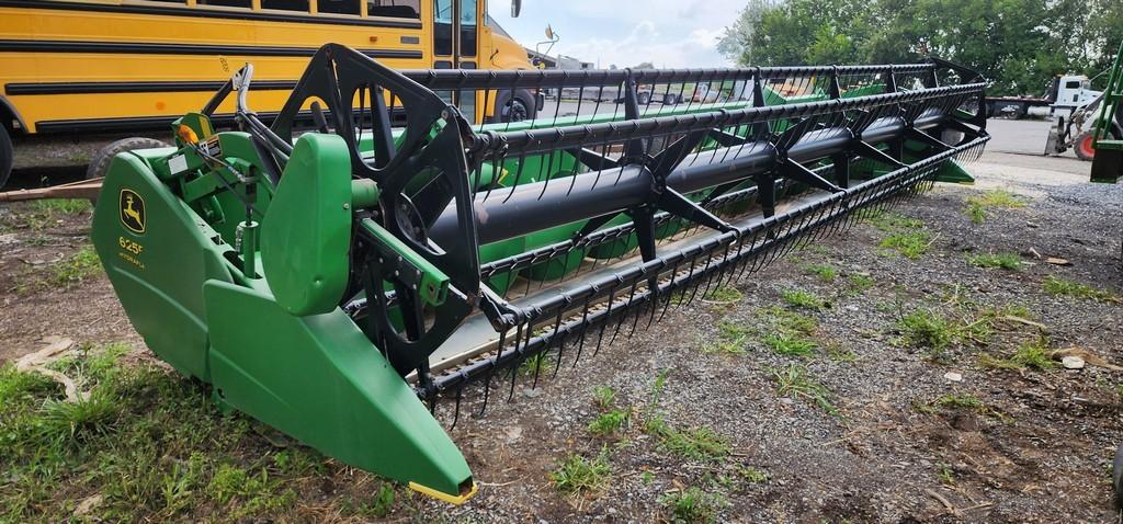 2004 John Deere 625F Hydraflex Grain Head