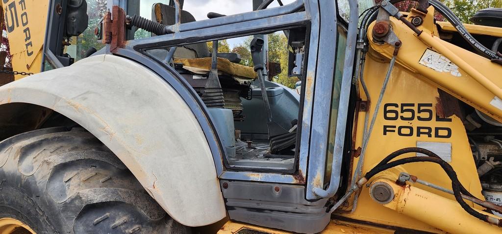 Ford 655E Backhoe (RUNS) (AS IS)