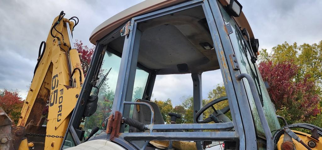 Ford 655E Backhoe (RUNS) (AS IS)