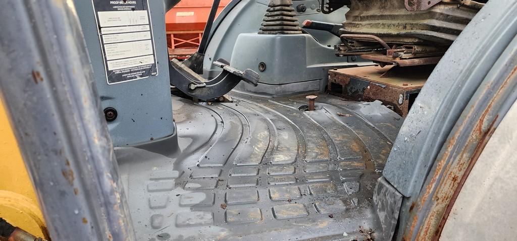 Ford 655E Backhoe (RUNS) (AS IS)