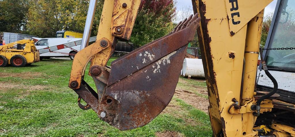 Ford 655E Backhoe (RUNS) (AS IS)