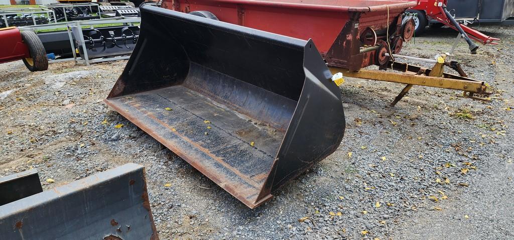 8' Euro Loader Bucket (LIKE NEW)