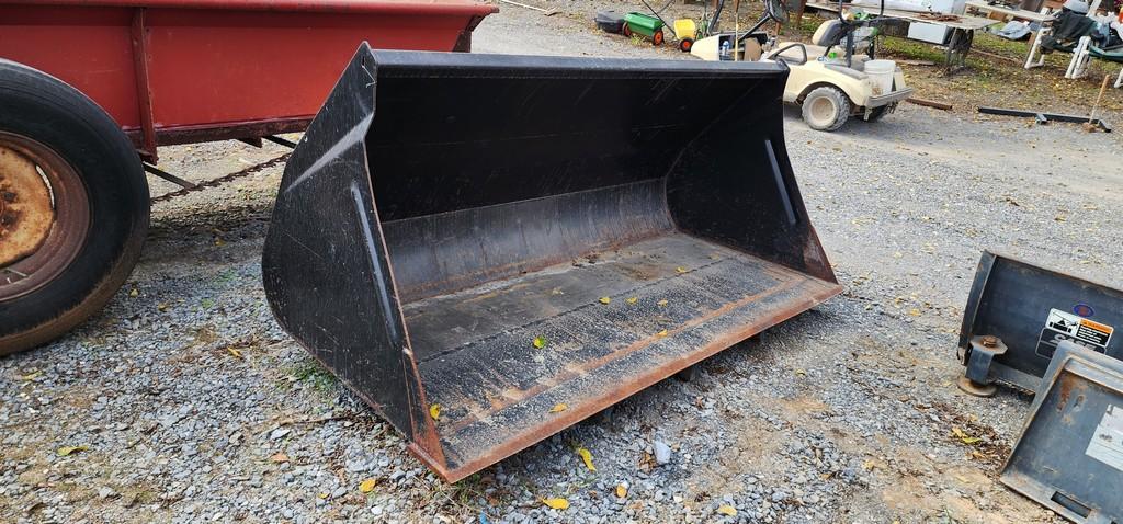 8' Euro Loader Bucket (LIKE NEW)