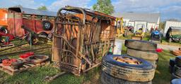 Pull Cattle Head Catch