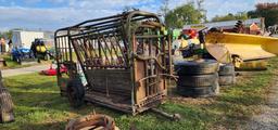 Pull Cattle Head Catch