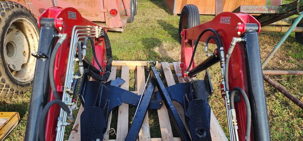 New Mahindra 2665CL Quick Attach Loader