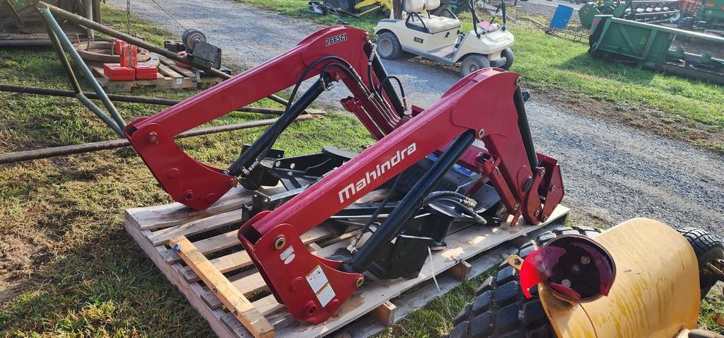 New Mahindra 2665CL Quick Attach Loader