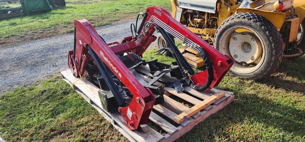 New Mahindra 2665CL Quick Attach Loader